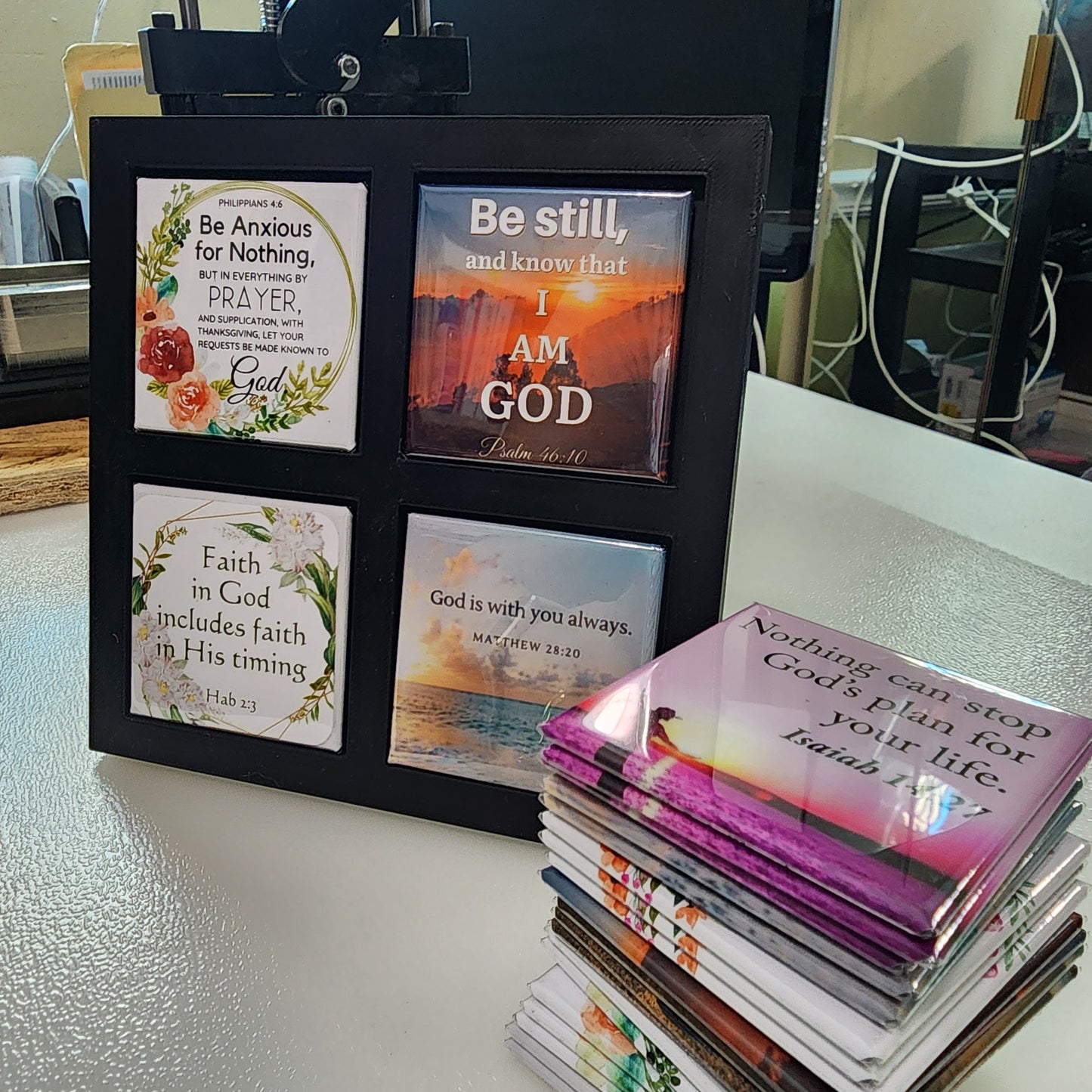 Magnetic Frame for 2x2 Picture Magnets (Frame only)